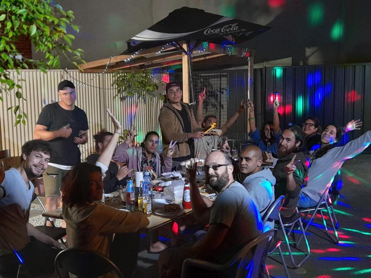 Ozi Inn Backpackers - Perth - Exteriér fotografie